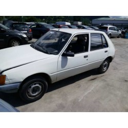 peugeot 205 berlina del año 1988