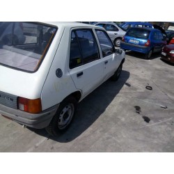 peugeot 205 berlina del año 1988