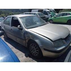 volkswagen bora berlina (1j2) del año 2005