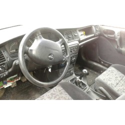 opel vectra b berlina del año 1997