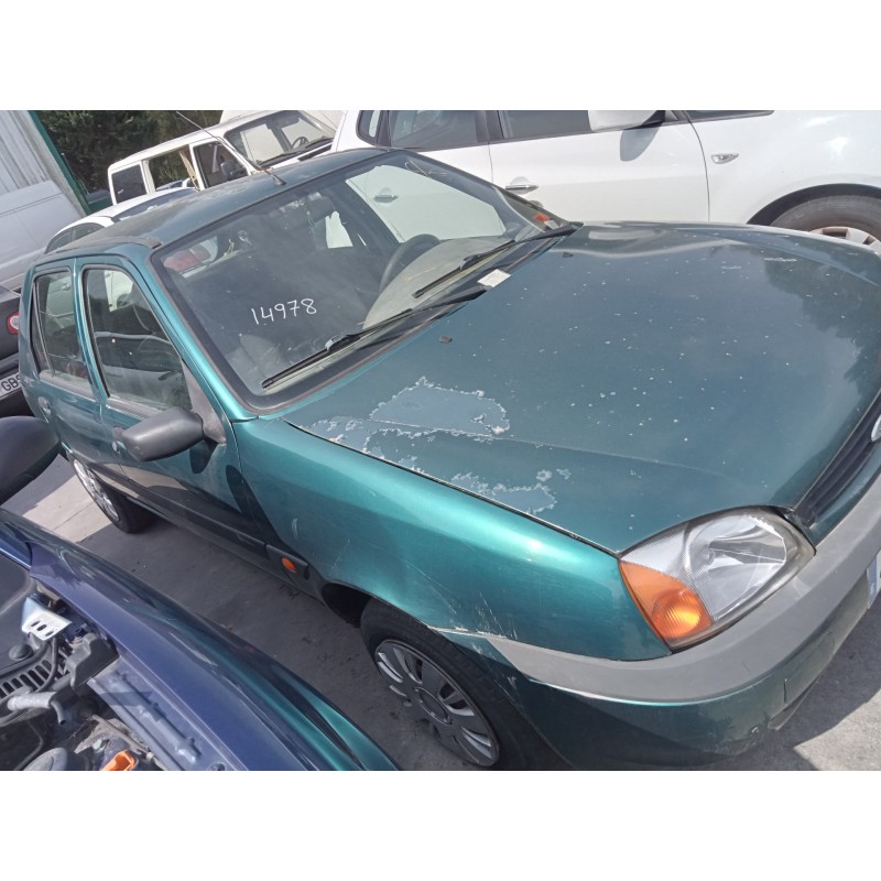 ford fiesta berlina (dx) del año 2000