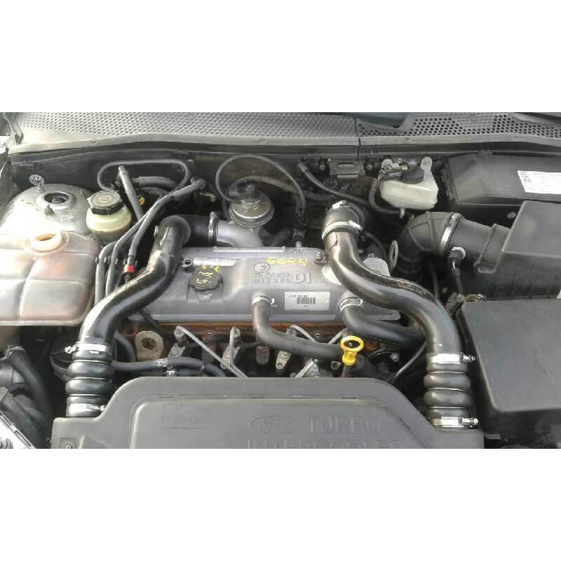 ford focus berlina (cak) del año 2000
