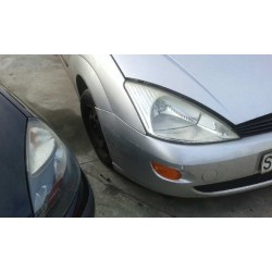 ford focus berlina (cak) del año 2000
