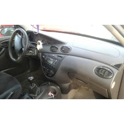 ford focus berlina (cak) del año 2000