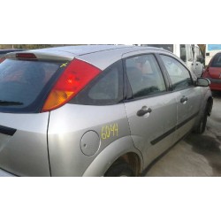 ford focus berlina (cak) del año 2000