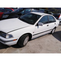 volvo s40 berlina del año 1997