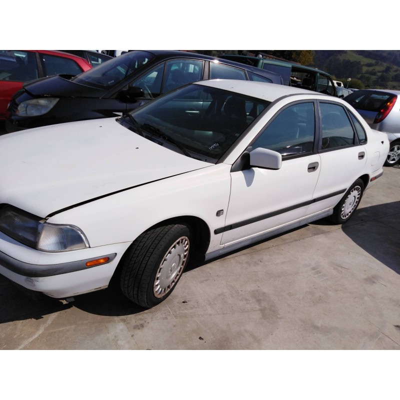 volvo s40 berlina del año 1997
