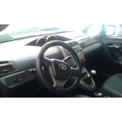 toyota verso del año 2010