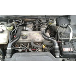 ford focus berlina (cak) del año 2000