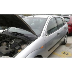 ford focus berlina (cak) del año 2000