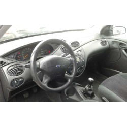 ford focus berlina (cak) del año 2000
