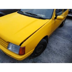 peugeot 205 berlina del año 1989