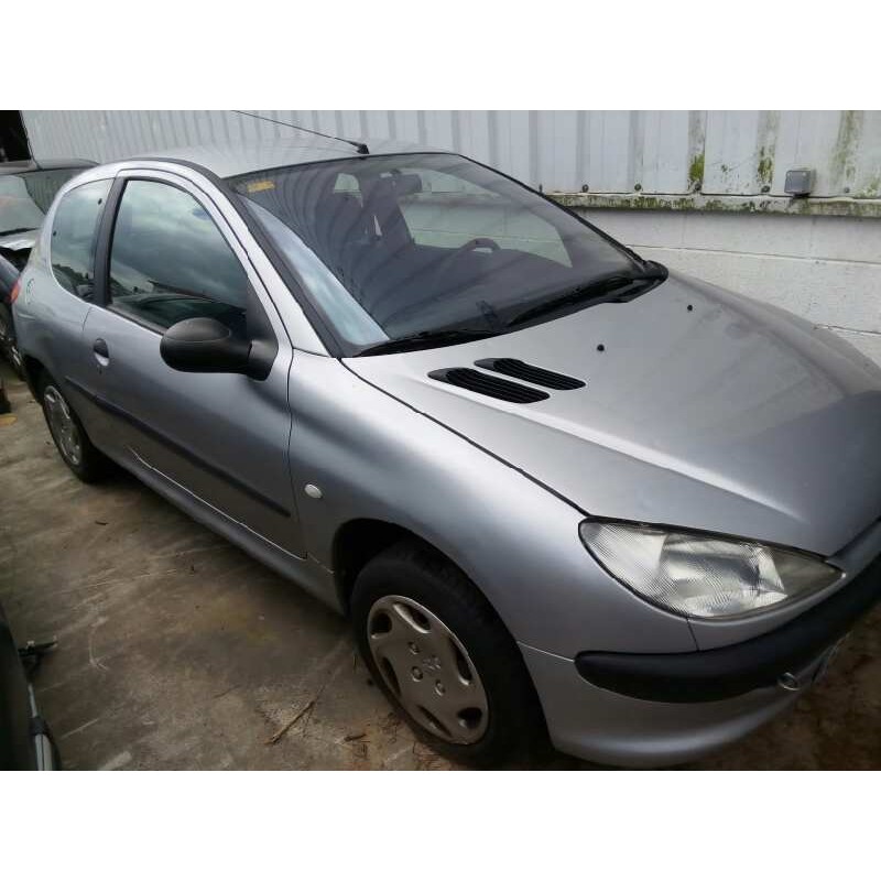 peugeot 206 berlina del año 2001
