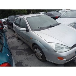 ford focus berlina (cak) del año 2001