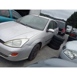 ford focus berlina (cak) del año 2001