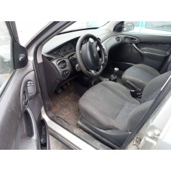 ford focus berlina (cak) del año 2001