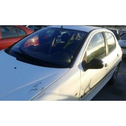 peugeot 206 berlina del año 2001