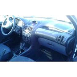 peugeot 206 berlina del año 2001