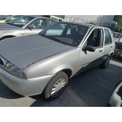 ford fiesta berlina del año 1999
