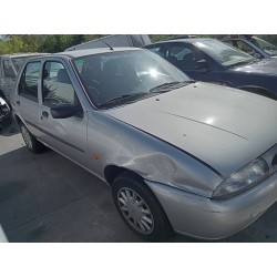ford fiesta berlina del año 1999