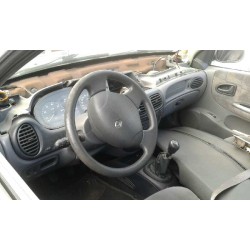 renault megane i classic (la0) del año 2001