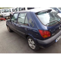 ford fiesta berlina (dx) del año 2001