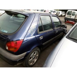 ford fiesta berlina (dx) del año 2001
