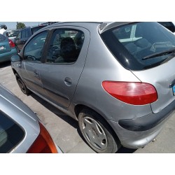 peugeot 206 berlina del año 2001