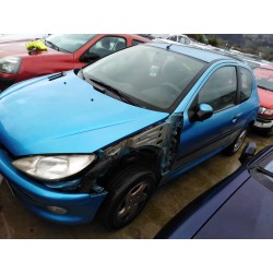 peugeot 206 berlina del año 2000