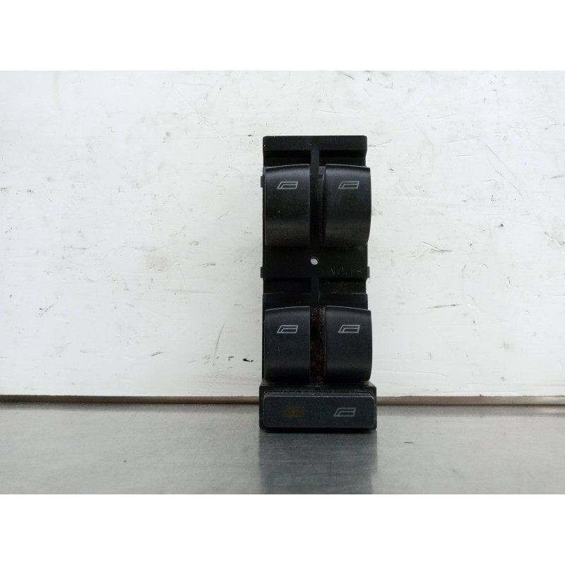 Recambio de mando elevalunas delantero izquierdo para audi a6 avant (4b5) 2.5 tdi referencia OEM IAM 4B0959851 Recambio de mando elevalunas delantero izquierdo para audi a6 avant (4b5) 2.5 tdi referencia OEM IAM 4B0959851