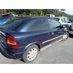 opel astra g berlina del año 2000