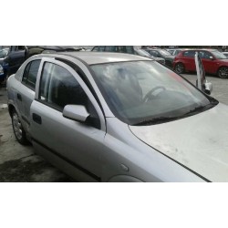 opel astra g berlina del año 2000