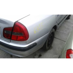 mitsubishi carisma berlina 4 (da0) del año 2001
