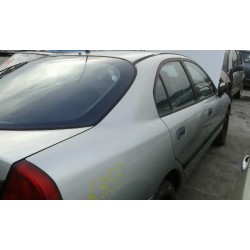 mitsubishi carisma berlina 4 (da0) del año 2001