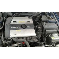 volvo s40 berlina del año 1996