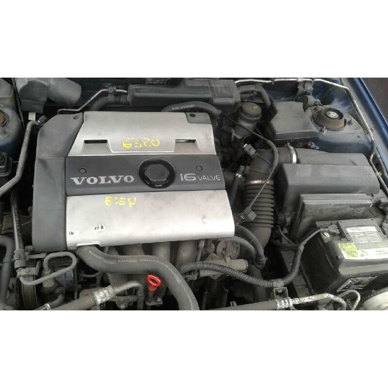 volvo s40 berlina del año 1996