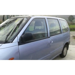 nissan serena (c23m) del año 1950