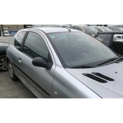 peugeot 206 berlina del año 2002