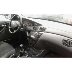 ford focus berlina (cak) del año 2003