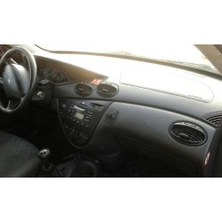 ford focus berlina (cak) del año 2000