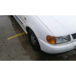volkswagen polo berlina (6n1) del año 1996