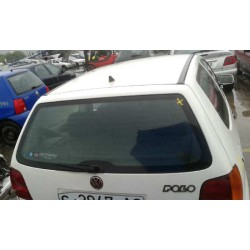 volkswagen polo berlina (6n1) del año 1996