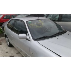 toyota corolla (e11) del año 2000