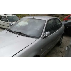 toyota corolla (e11) del año 2000