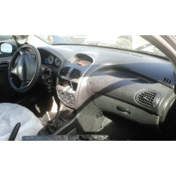 peugeot 206 berlina del año 2004