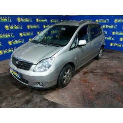 toyota corolla verso (e12) del año 2002