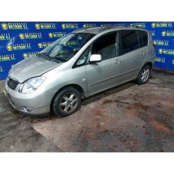 toyota corolla verso (e12) del año 2002