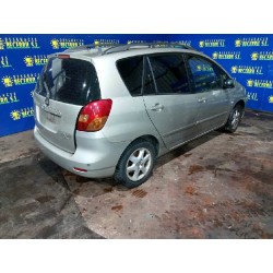 toyota corolla verso (e12) del año 2002