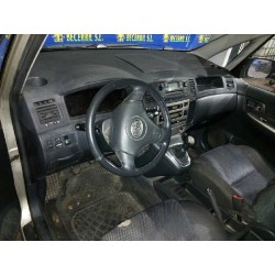 toyota corolla verso (e12) del año 2002