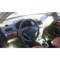 opel astra h berlina del año 2004